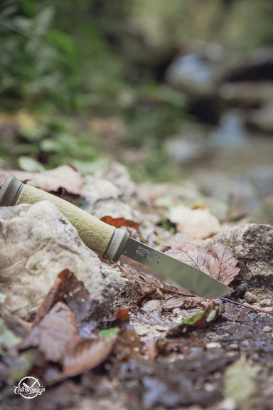 Nóż Mora Outdoor 2000