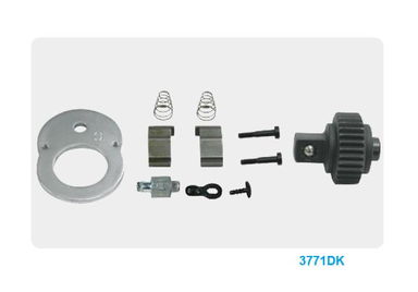 GRZECHOTKA Z PRZYCISKIEM 3/8" 32 ZĘBY 200mm UCHWYT GUMOWY, BLOKADA King Tony